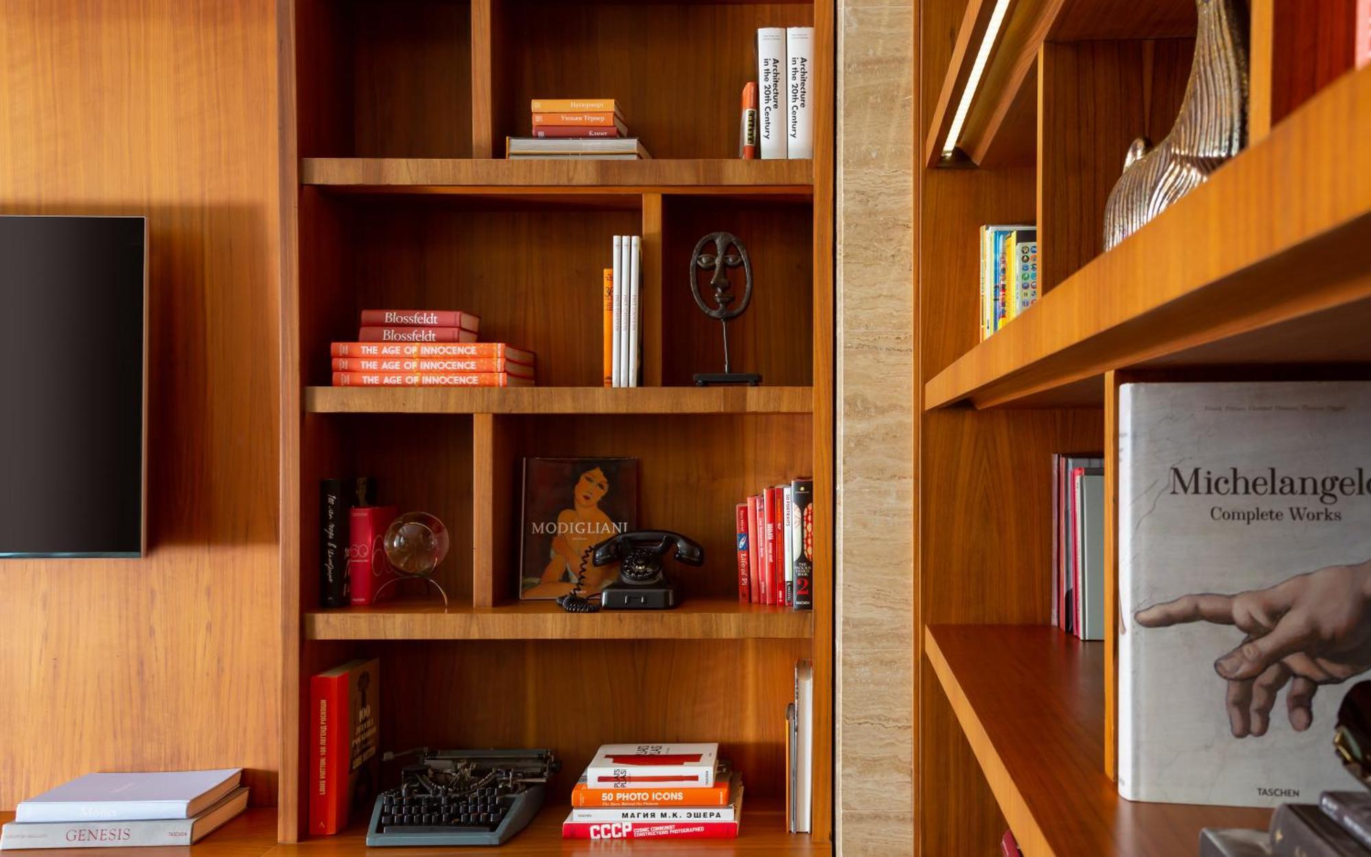 Sheraton Baku Intourist المظهر الخارجي الصورة A bookcase
