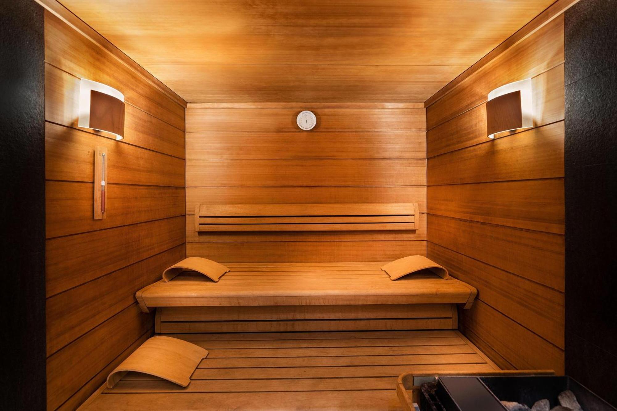 Sheraton Baku Intourist المظهر الخارجي الصورة A modern Finnish sauna