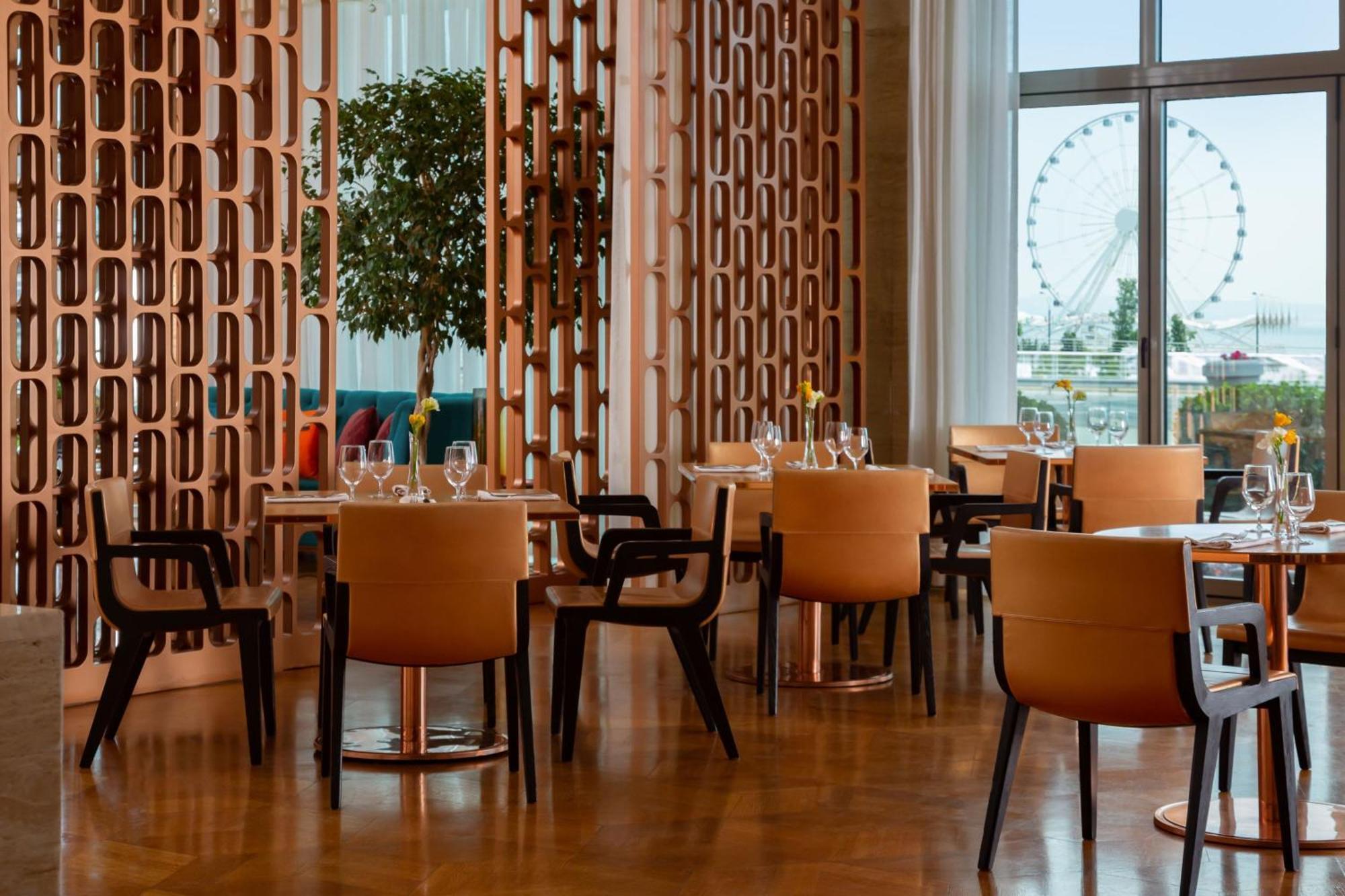 Sheraton Baku Intourist المظهر الخارجي الصورة Restaurant