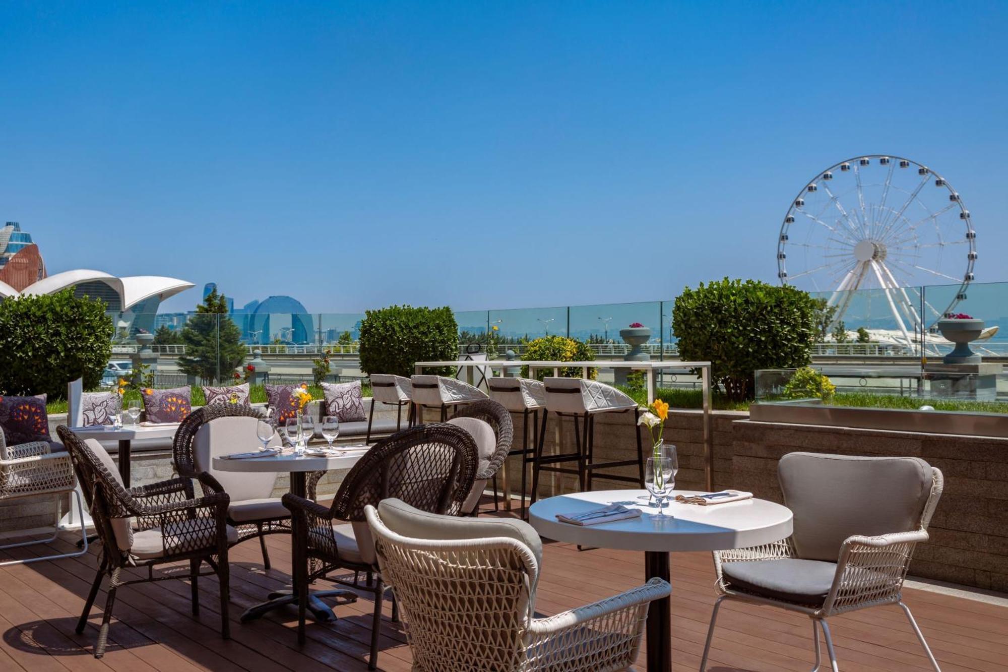 Sheraton Baku Intourist المظهر الخارجي الصورة The View