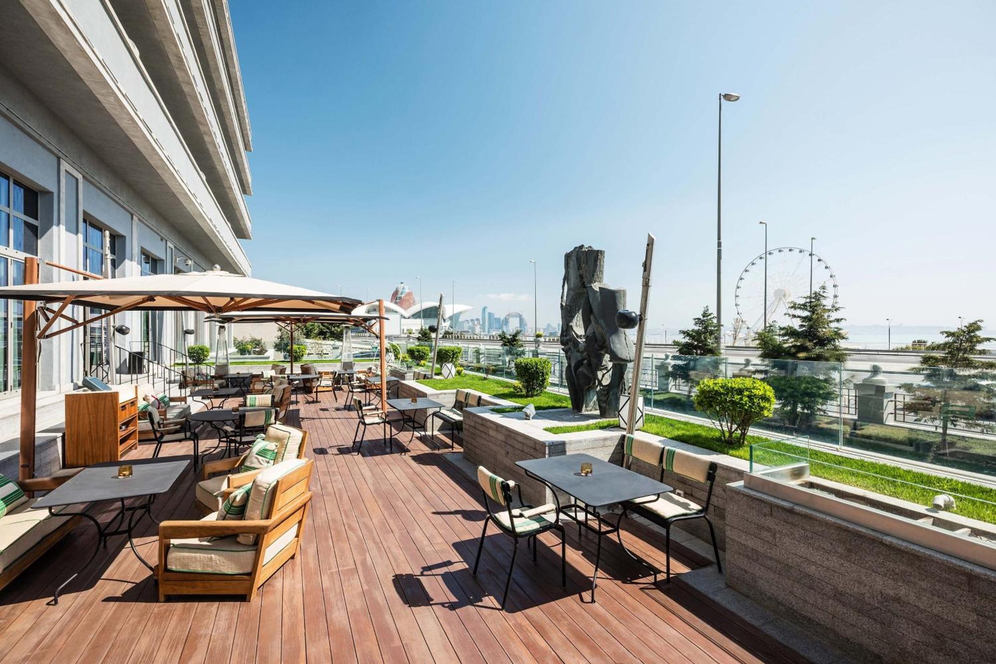 Sheraton Baku Intourist المظهر الخارجي الصورة The Sky Garden