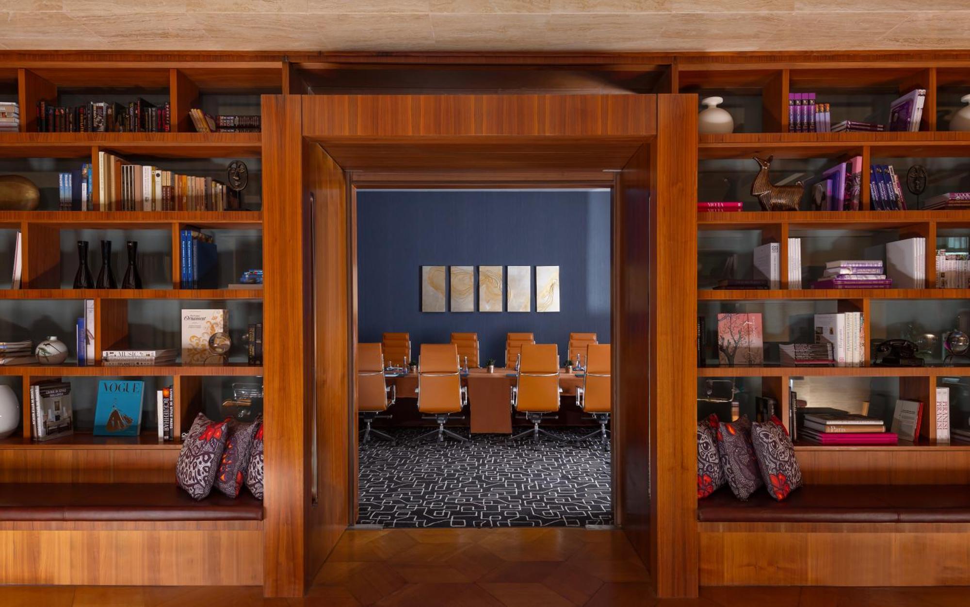 Sheraton Baku Intourist المظهر الخارجي الصورة Library